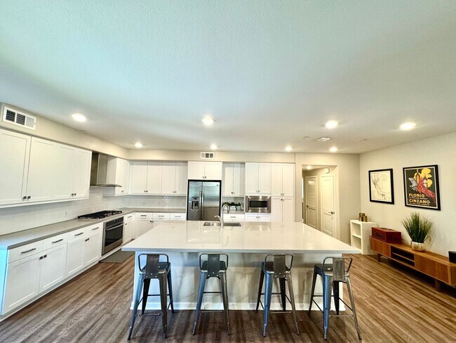 Foto del edificio - Contemporary 2 Bedroom 2 bath condo in the...