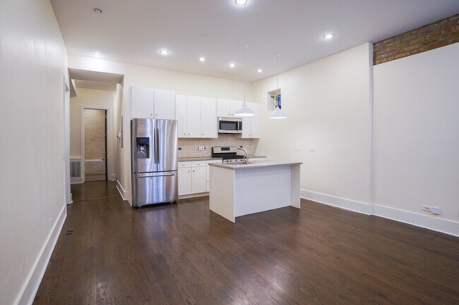 Foto del edificio - 1735 W Erie St