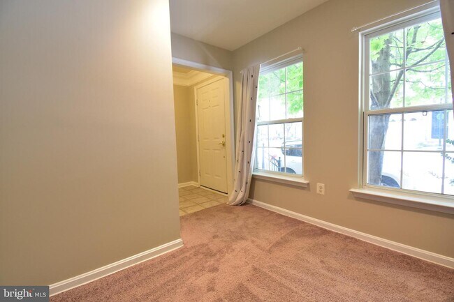 Foto del edificio - 5053 Kilburn St