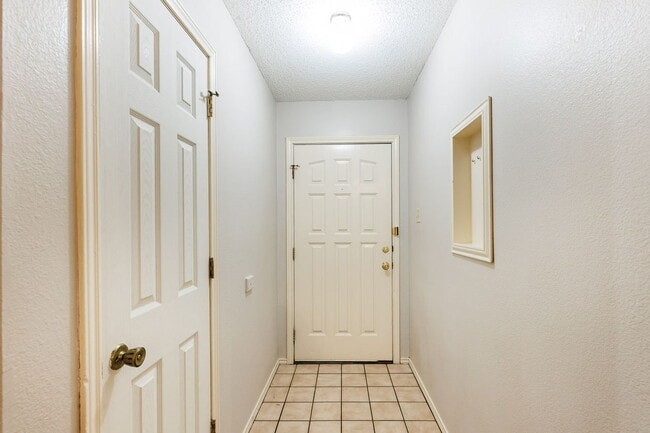 Foto del edificio - 2 Bedroom Duplex