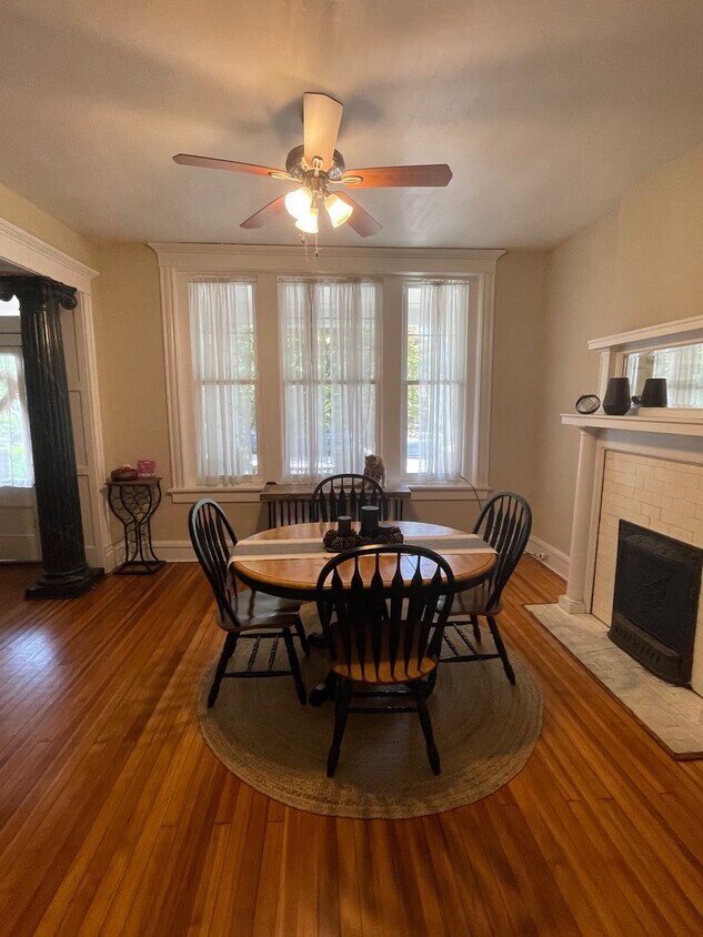 Front/Dining - 2209 Park Ave