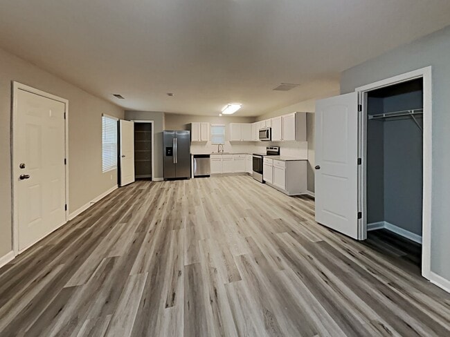 Building Photo - 287 Indian Lake Trl