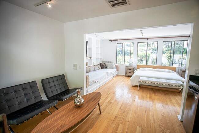 Foto del edificio - 1370 Schuyler Rd