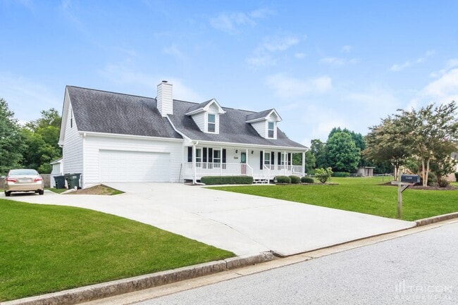 Building Photo - 1440 Twin Manor Dr
