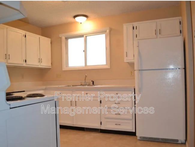 Building Photo - 10 Miners Pl