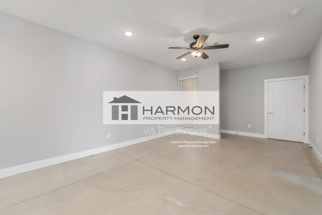 Building Photo - 2160 S Thatcher Ct