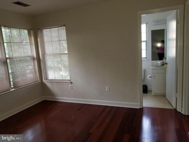Building Photo - 5374 Bedford Ter