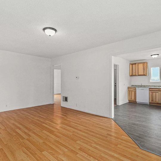 Sala/comedor - 1132 SW Rogue River Ave