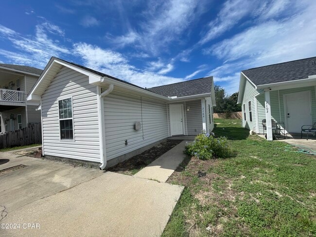 Building Photo - 7106 N Lagoon Dr