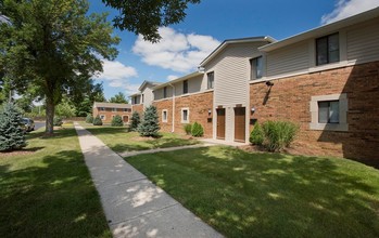 Knoll Ridge Townhomes & Apartments Photo