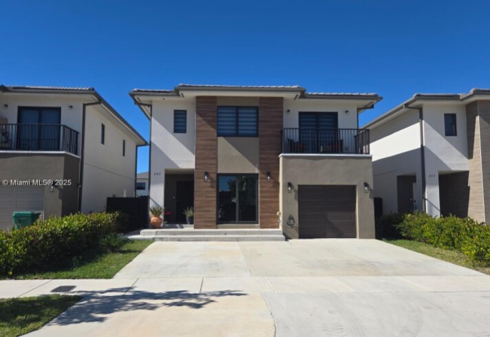 Foto principal - 249 NW 12th Ct