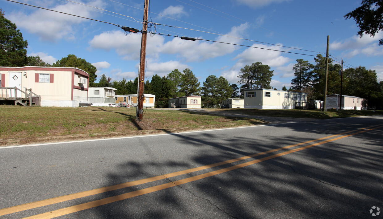 Building Photo - Parker's Mobile Homes