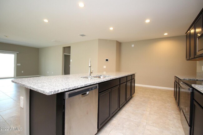 Foto del edificio - 5408 W Western Star Blvd
