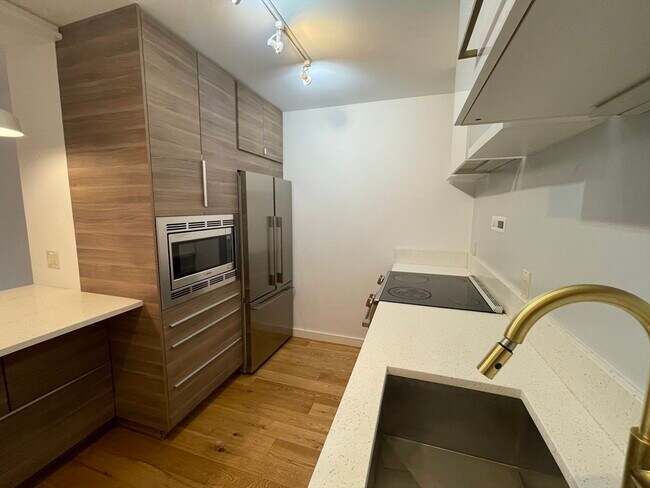 Foto del edificio - 50 Longwood Ave