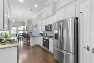 Building Photo - 2409 Lawrence St