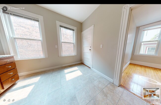 Building Photo - 13 Pleasant St