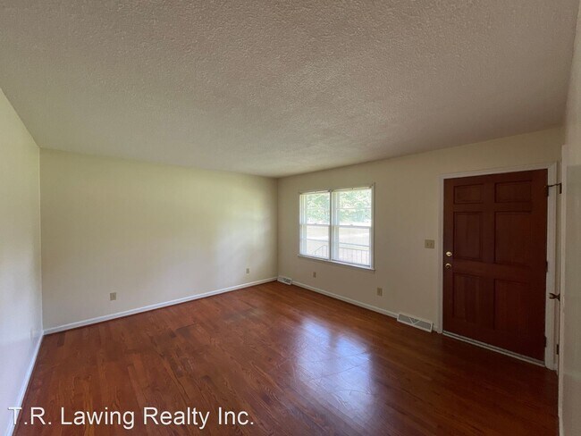 Building Photo - 3 br, 1.5 bath House - 316 Davis Road