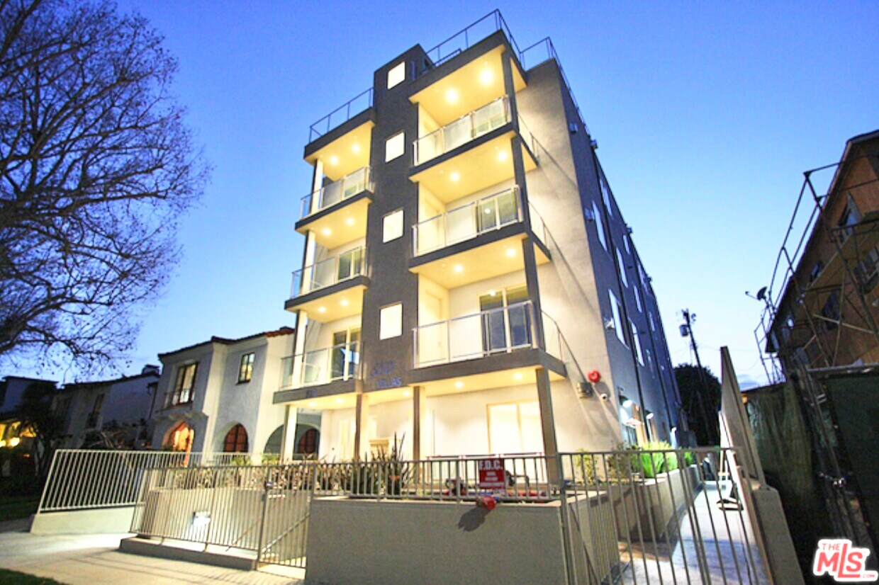 Foto del edificio - 819 S Holt Ave