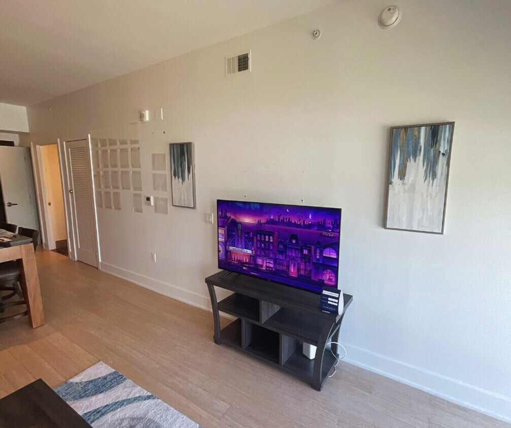 Foto principal - 285 Tingey St SE