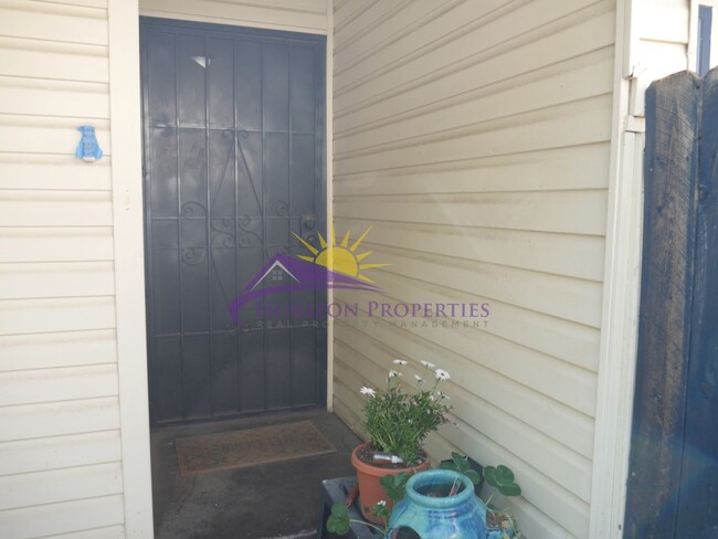Foto del edificio - 3 Bed 3 Bath 1,411 Sq. Ft. Rancho Cordova ...