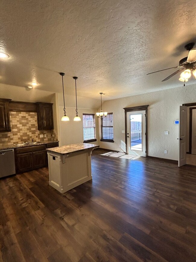 Building Photo - Corner Lot in the Rolling Hills Addition