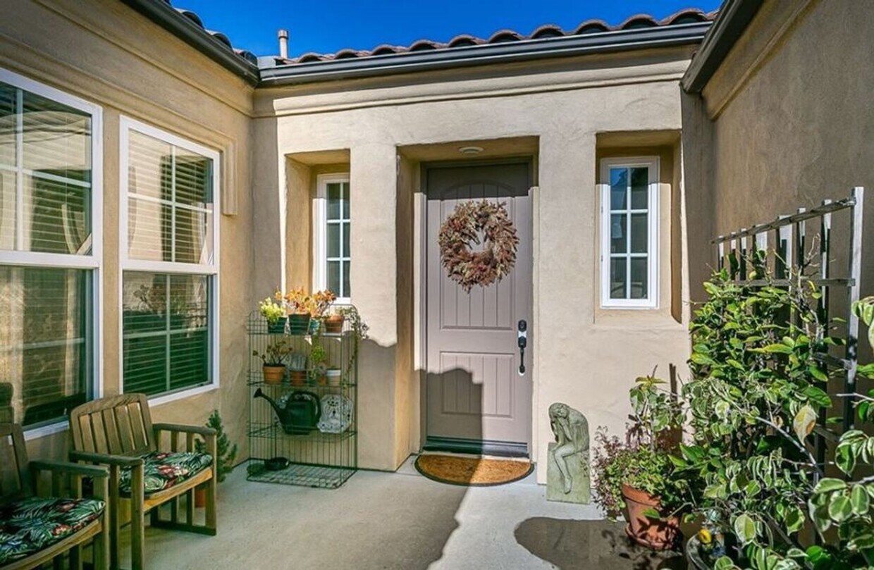 Primary Photo - Lovely 3 Bedroom Home Close to Vandenberg!