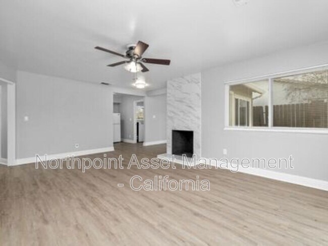 Foto del edificio - 1416 Sebastian Way