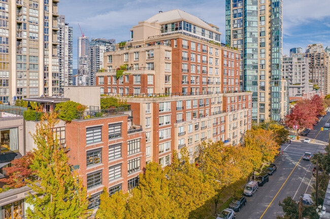Building Photo - Beresford Apartments