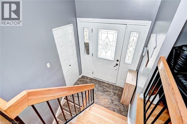 Building Photo - 288 Salisbury Ave