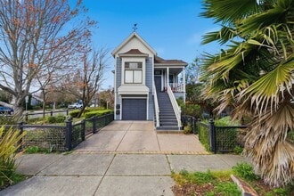 Building Photo - 1901 Spencer St