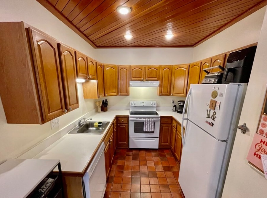 Primary Photo - 36 Symphony Rd
