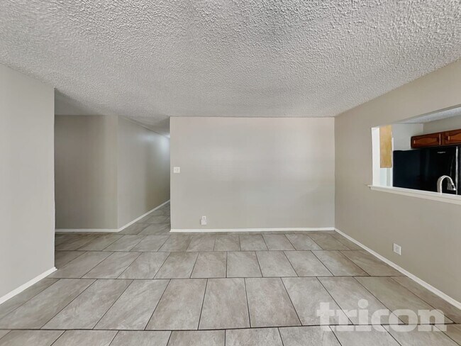 Foto del edificio - 5015 Walt Schirra St