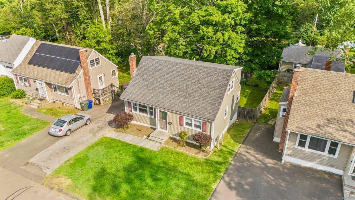 Primary Photo - 130 Ashton St
