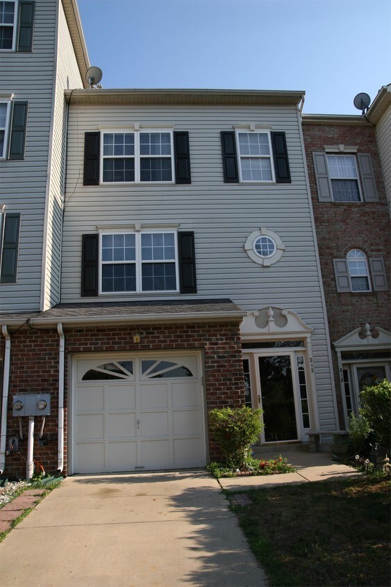 212 Cambridge Pl, Prince Frederick, MD 20678 Townhome Rentals in Prince Frederick MD