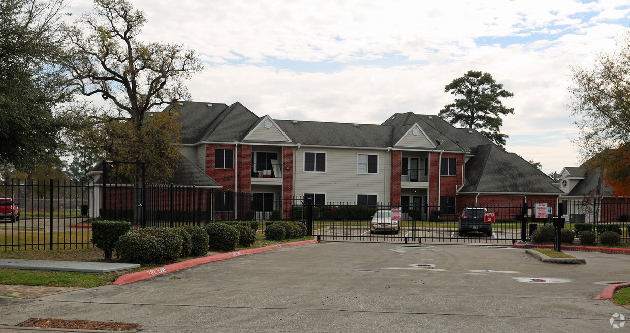 Primary Photo - Wood Bayou Apartments