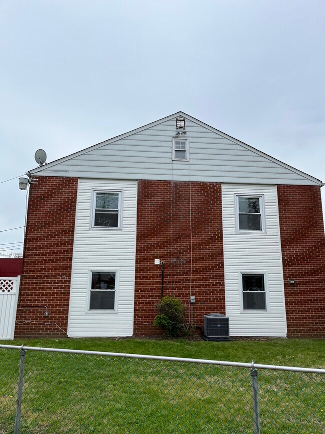 Foto del edificio - 2001 Larkhall Rd