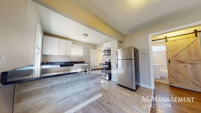 Building Photo - 16494 E 10 Mile Rd - Beautifully Updated 2...