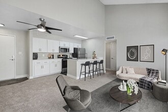 Building Photo - Crystal Creek