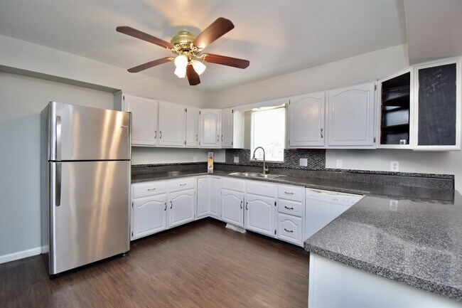 Photo - 9571 Beech Dr House