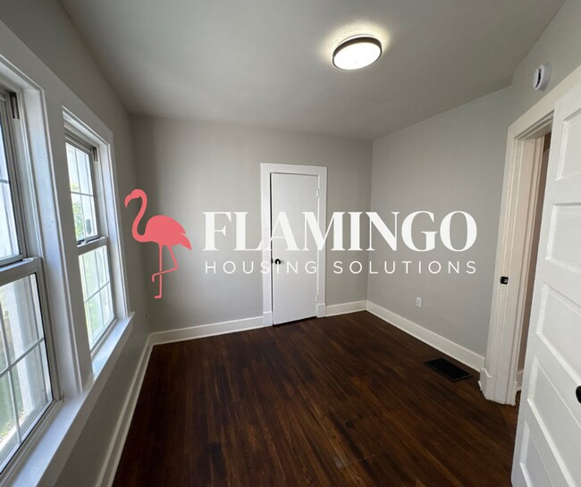 Foto del edificio - Charming 2 Bedroom, 1 Bath Home – Refinished Hardwood Floors, Detached Garage & More!
