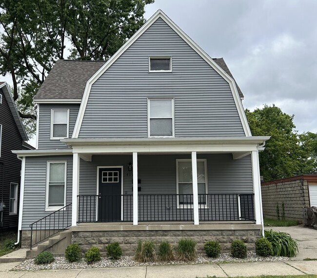 Foto del edificio - 411 6th St NW