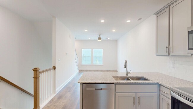 Foto del edificio - 3108 Butler Hl Dr