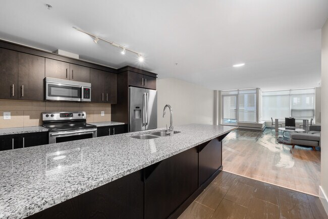 Building Photo - AK206 2 Bedroom Furnished Apartment