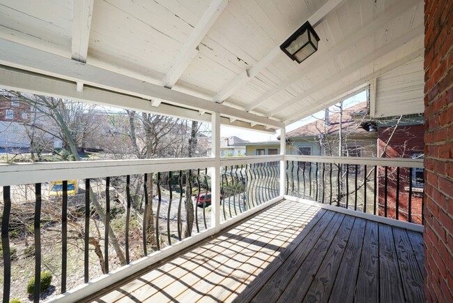 Building Photo - Beautiful 3BR in Birmingham’s Historic Highlands – Don't Miss Out!