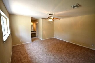 Building Photo - 11211 Ash Creek Dr