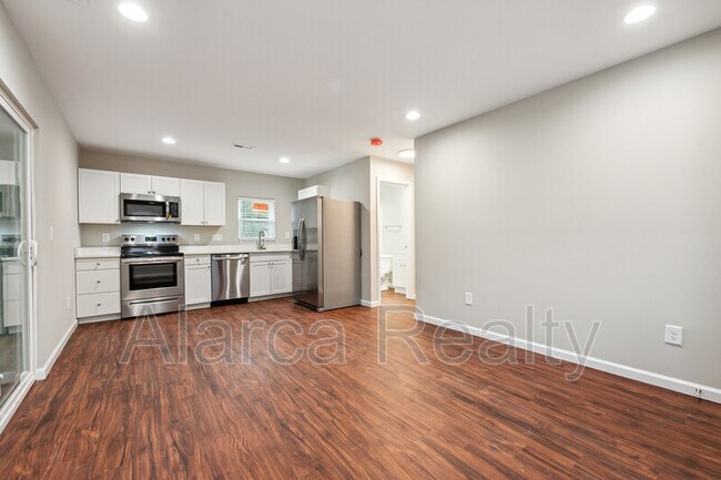 Building Photo - 7461 Elwood Dr