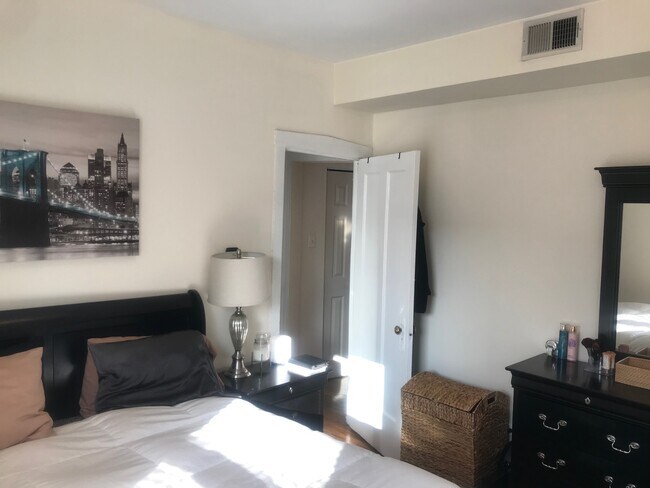 Bedroom, Fits Queen Bed - 3525 N Broadway St