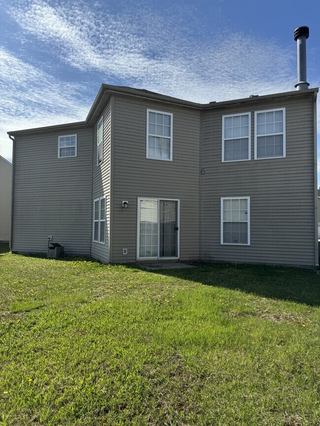Building Photo - 10118 Clear Creek Cir
