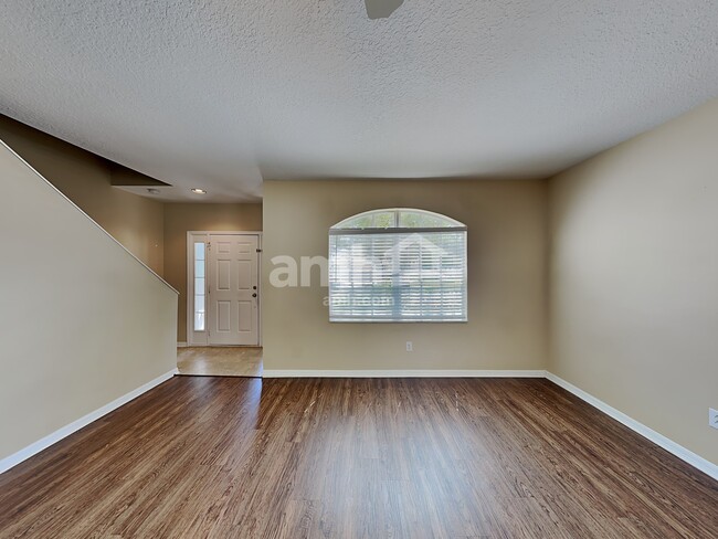 Foto del edificio - 11002 Newbridge Drive