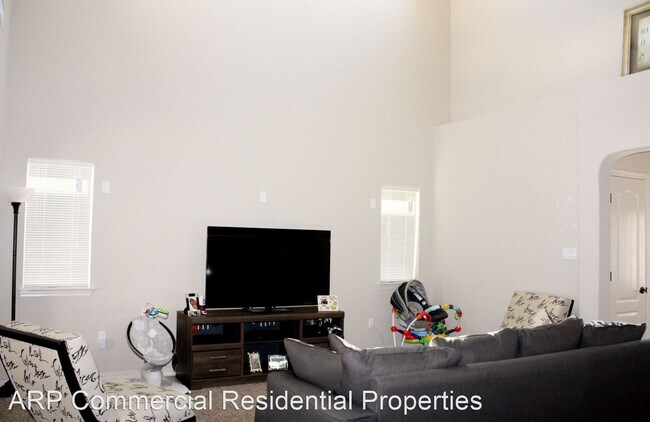 Foto del edificio - 3 br, 2.5 bath House - 3892 LOMA ADRIANA DR